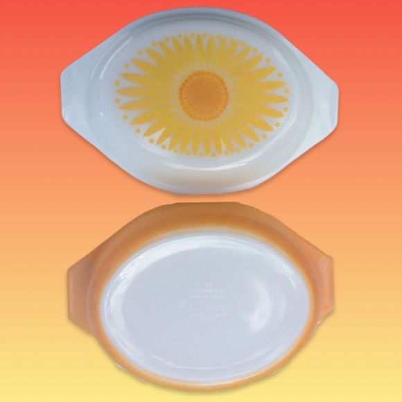 Vintage Pyrex Daisy Casserole Set, Sunflower Citrus Orange Casserole Dish & Lid - Picture 1 of 8